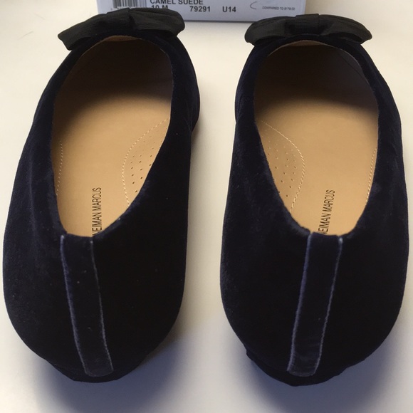Neiman Marcus Dark Blue Suede Flats with Black Bow - Picture 8 of 11